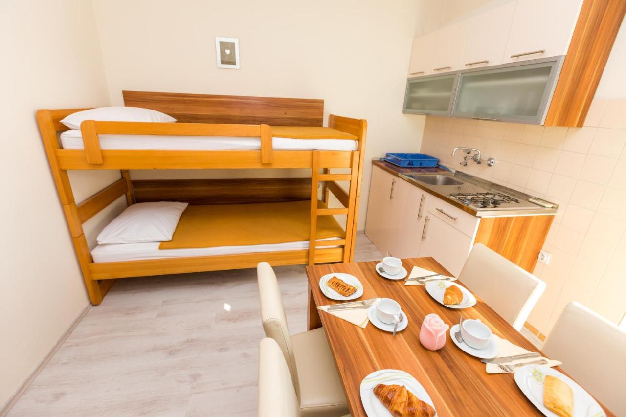 Pansion Croatia Bed & Breakfast Starigrad Paklenica Ngoại thất bức ảnh